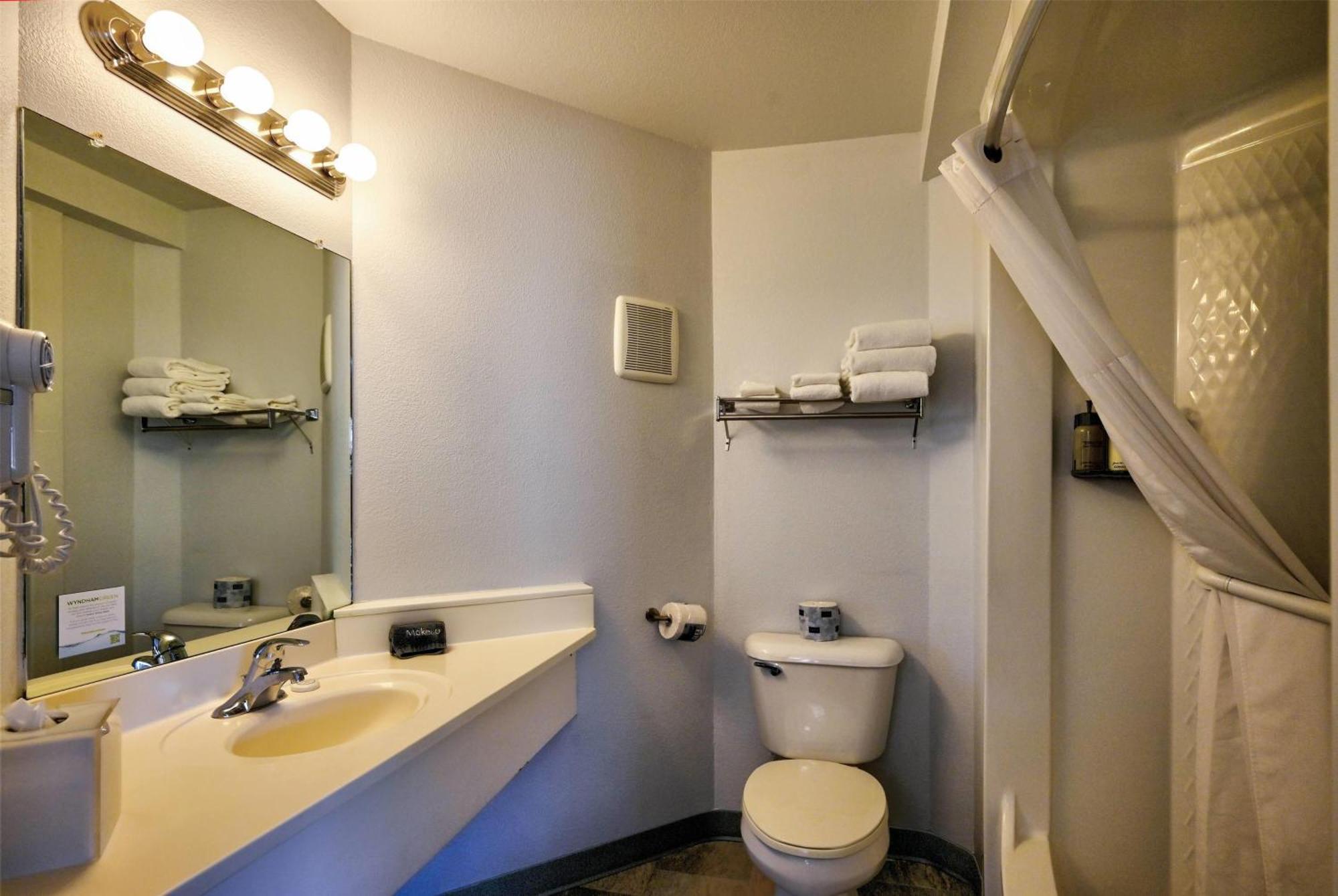 Travelodge By Wyndham Gardiner Yellowstone Park North Entr Екстер'єр фото