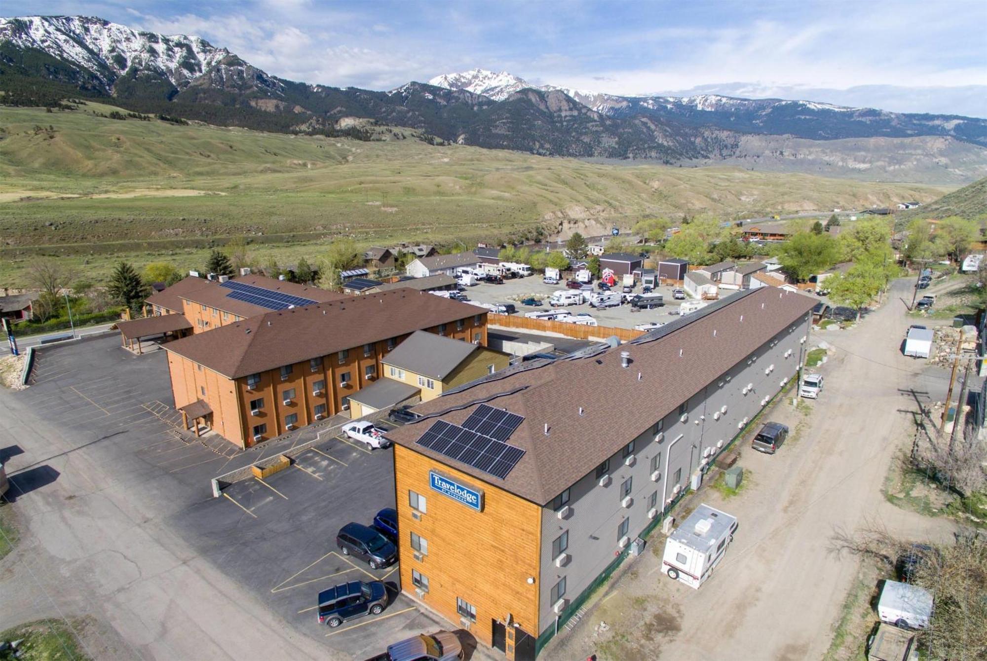 Travelodge By Wyndham Gardiner Yellowstone Park North Entr Екстер'єр фото