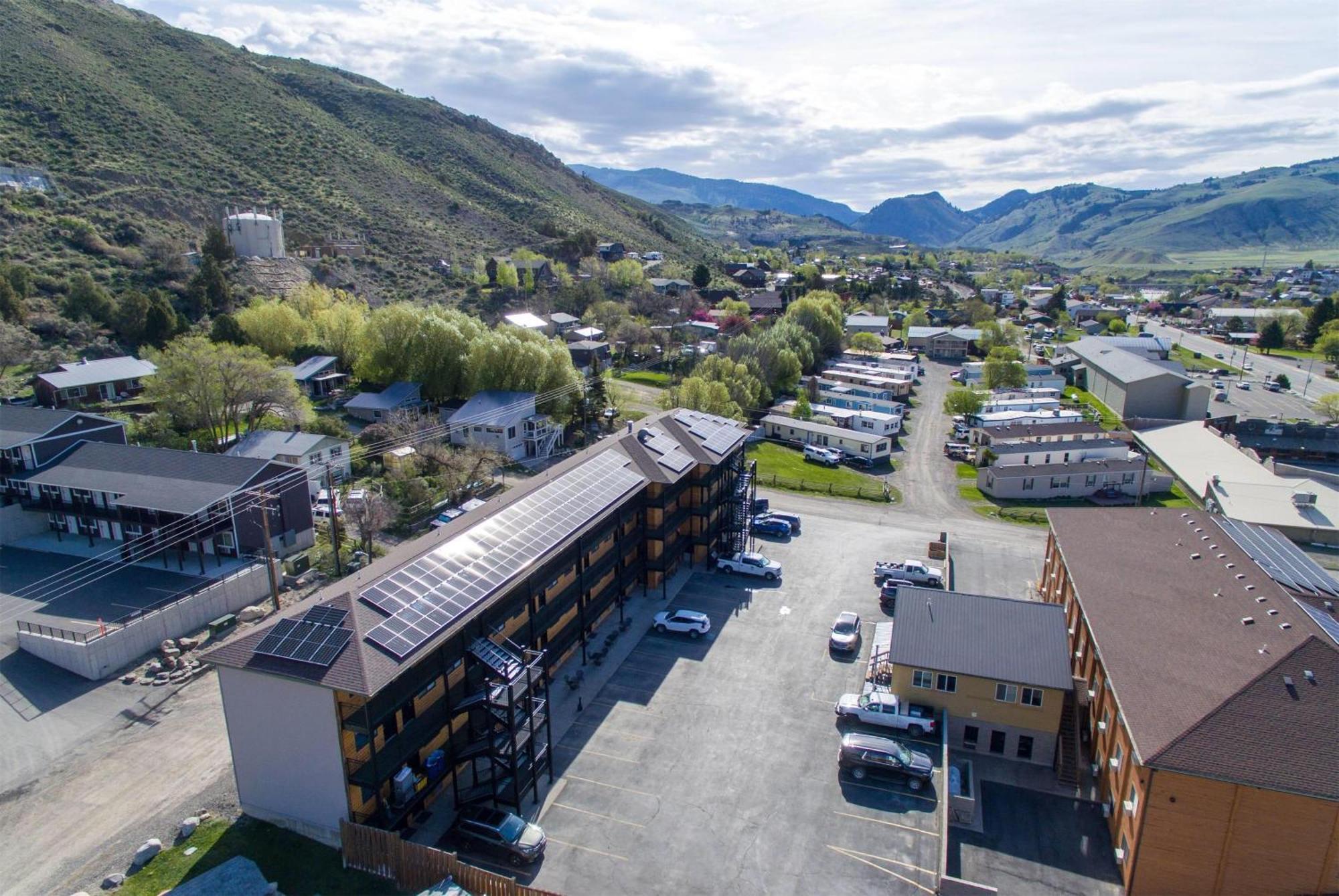Travelodge By Wyndham Gardiner Yellowstone Park North Entr Екстер'єр фото